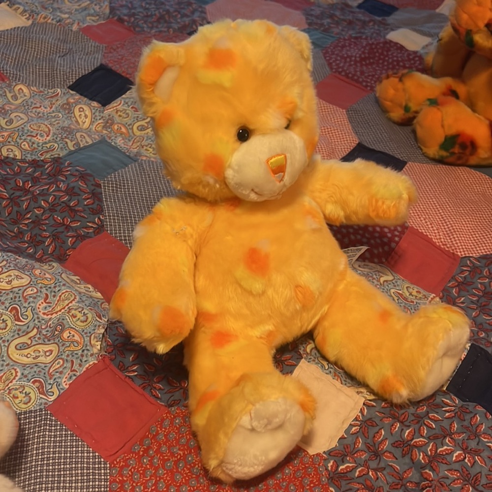Yellow candy corn bear - Picture 2 of 4